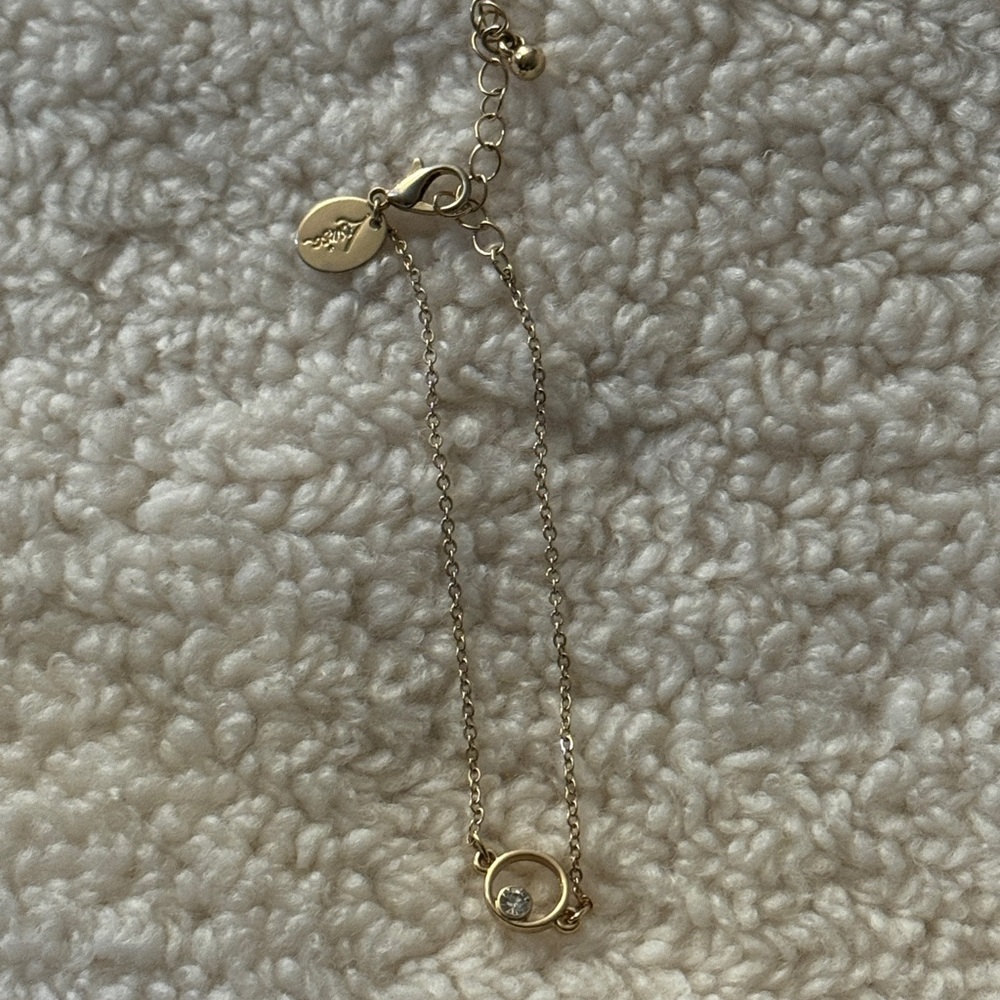 Delicate Gold Bracelet with Crystal Charm